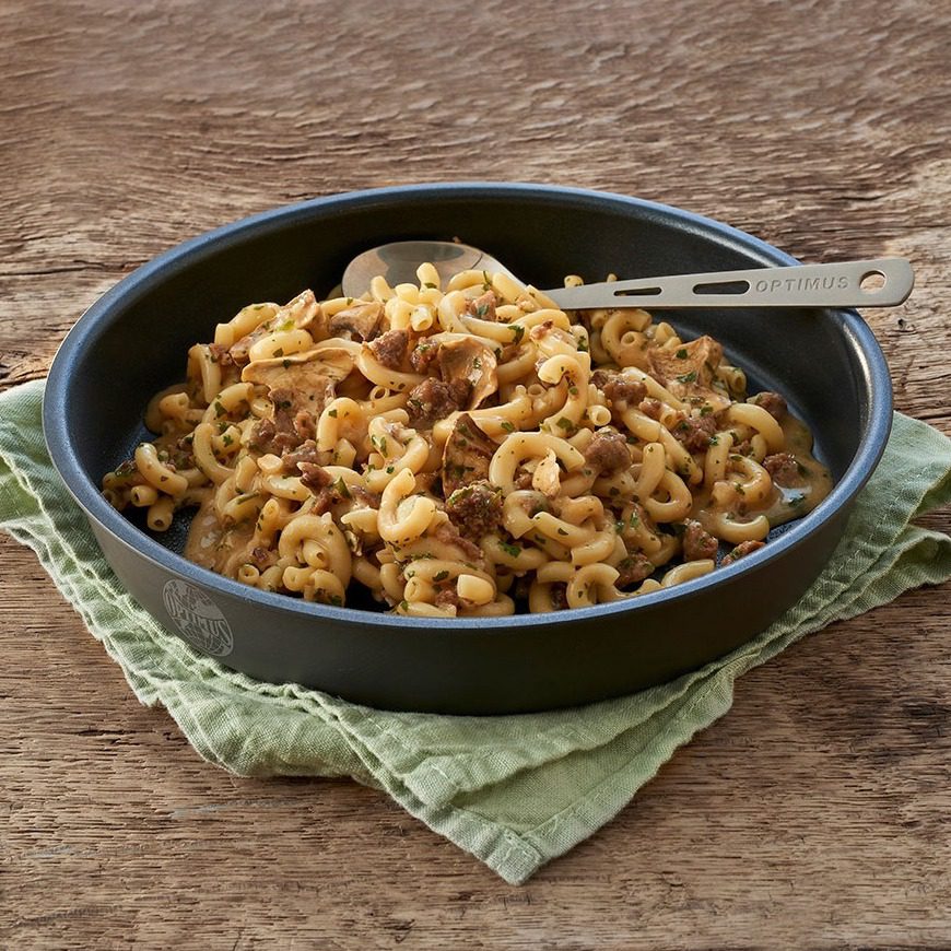 trekn-eat-jachtschotel-met-rundvlees-en-noedels-2 trekn eat jachtschotel met rundvlees en noedels 2