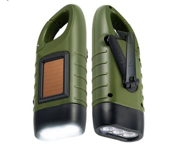 Zaklamp met handgenerator en zonnepaneel